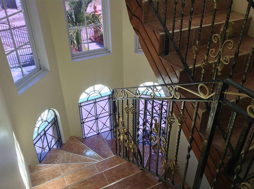 Cazwin Villas Montego Bay Exterior foto