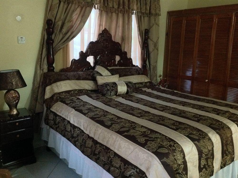 Cazwin Villas Montego Bay Exterior foto