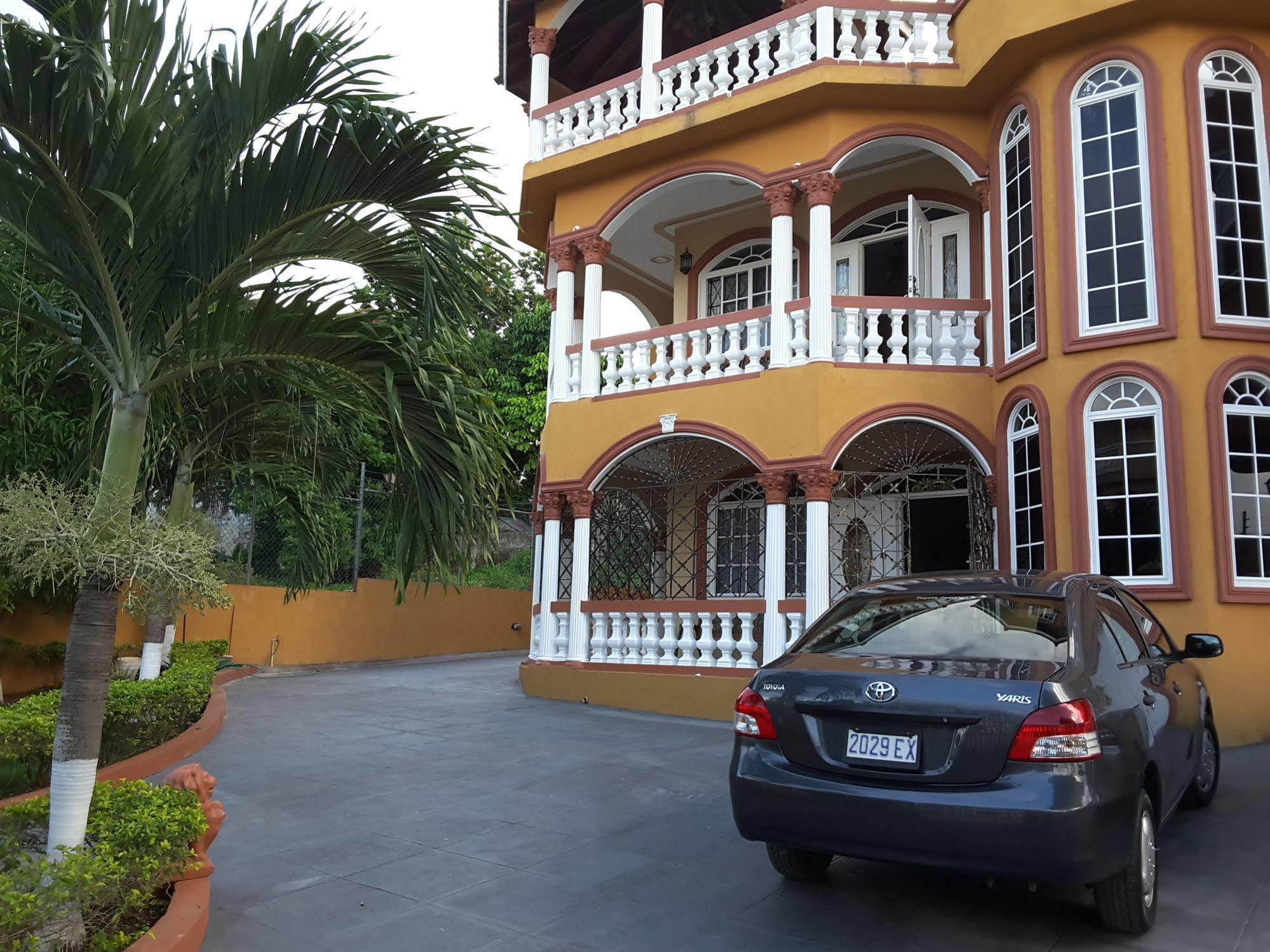 Cazwin Villas Montego Bay Exterior foto