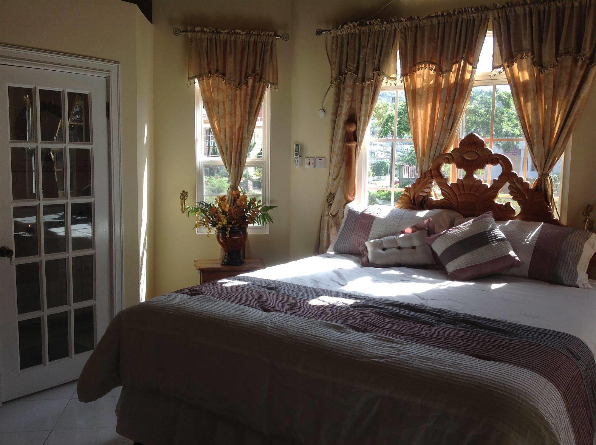 Cazwin Villas Montego Bay Exterior foto